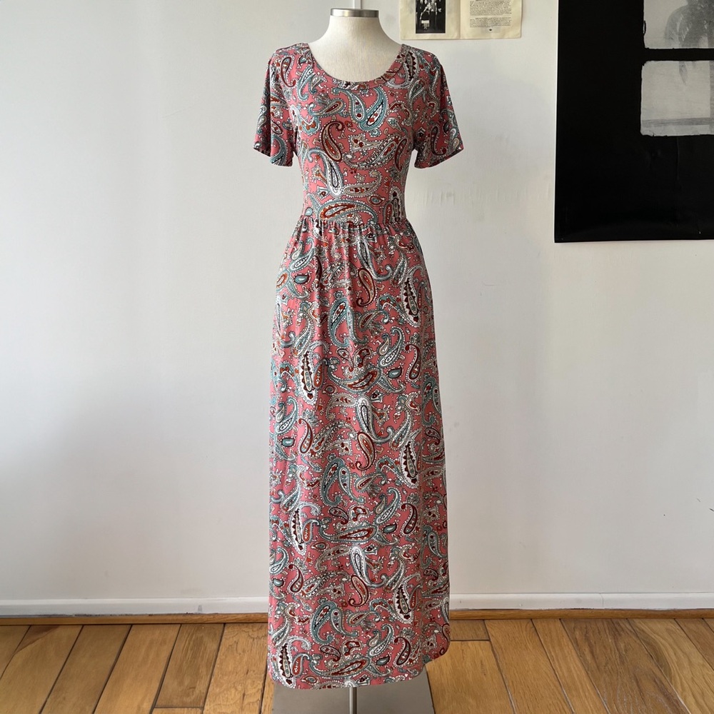 Pink and blue paisley maxi dress with short sleeves and elastic waist